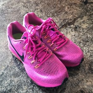 Nike women’s Zoom all out low running shoe